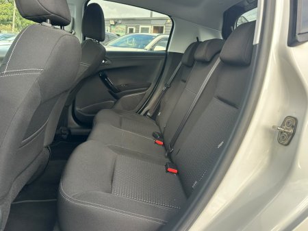 2017 Peugeot 208 - photo 15