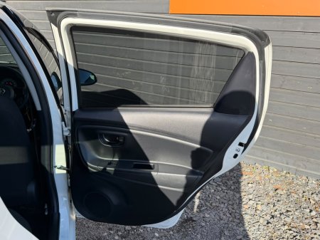 2017 Toyota Yaris - photo 18