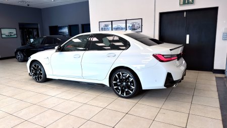 2025 BMW 3-Series - photo 4