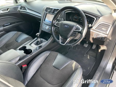 2020 Ford Mondeo - photo 8