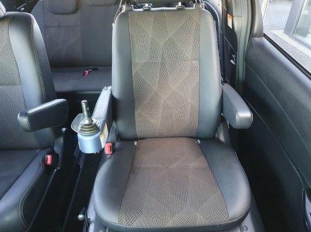 2017 Toyota Estima - photo 20