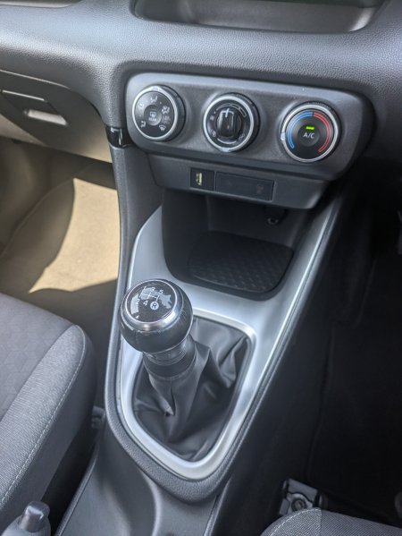 2022 Toyota Yaris - photo 17