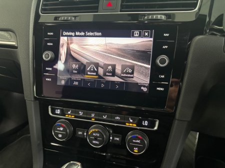 2020 Volkswagen Golf - photo 17
