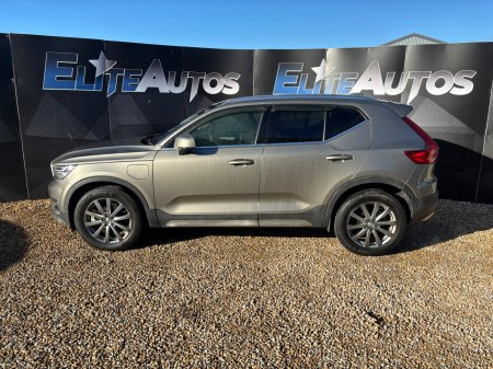 2021 Volvo XC40 - photo 2