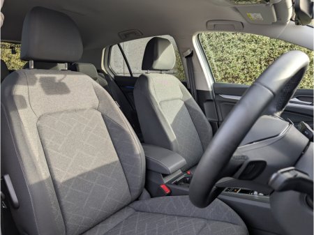 2024 Volkswagen Golf - photo 14