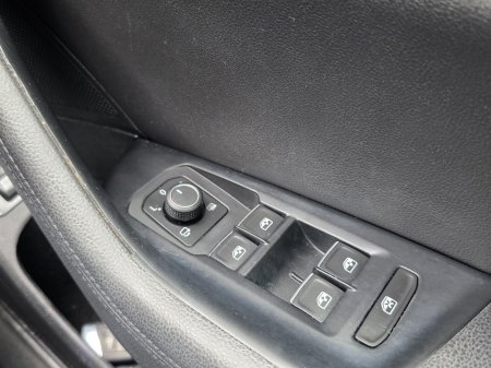 2017 Volkswagen Passat - photo 18