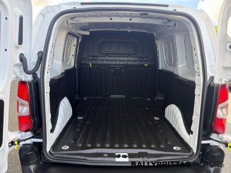2024 Toyota Proace - photo 9