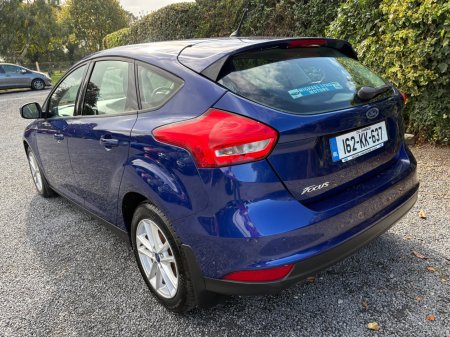 2016 Ford Focus - photo 2