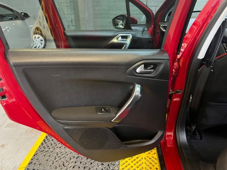 2017 Peugeot 2008 - photo 17