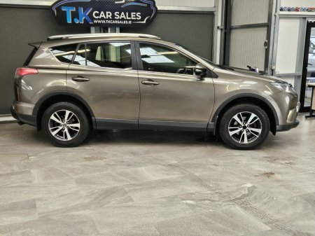 2016 Toyota RAV4 - photo 2