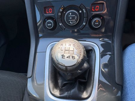 2015 Peugeot 5008 - photo 11
