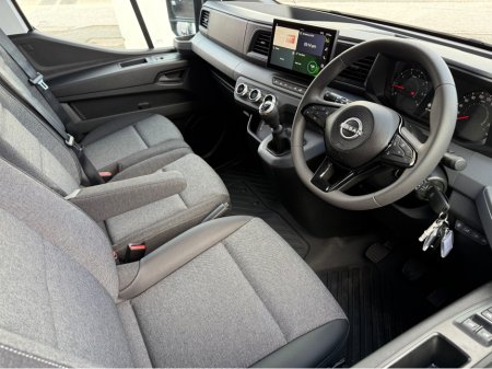 2027 Nissan Interstar - photo 25