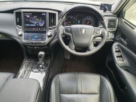 2013 Toyota Crown - photo 13