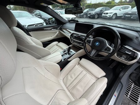 2022 BMW 5-Series - photo 12