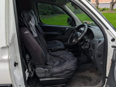 2004 Peugeot Partner - photo 7