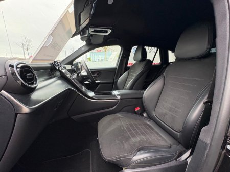 2025 Mercedes-Benz GLC - photo 22