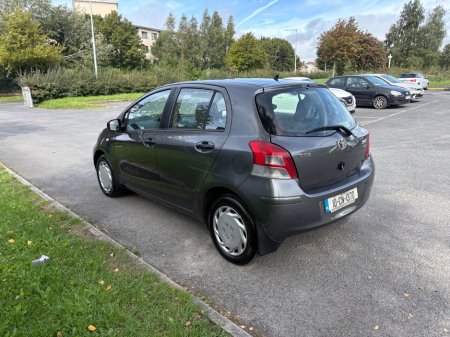 2010 Toyota Yaris - photo 5