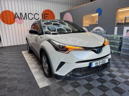 2019 Toyota C-HR 2019 TOYOTA C-HR S LED PACKAGE HYBRID 1.8 AUTOMATIC / CRUISE CONTROL / PARKING  CAMERA AND MORE