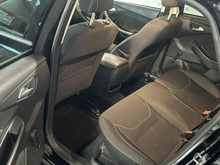 2017 Ford Focus - photo 15