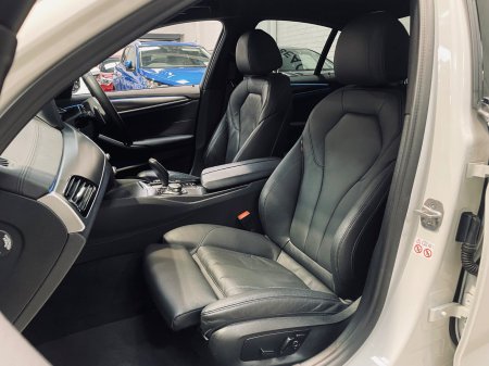 2022 BMW 5-Series - photo 12