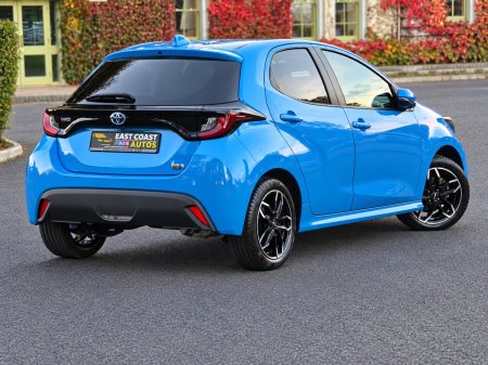 2023 Toyota Yaris - photo 2