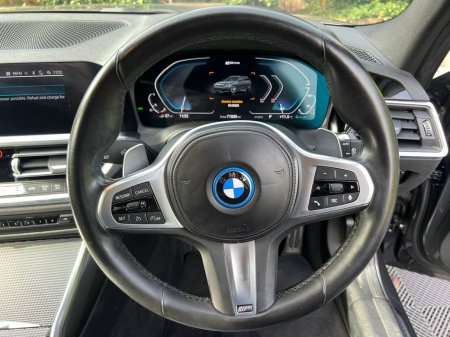 2022 BMW 3-Series - photo 4