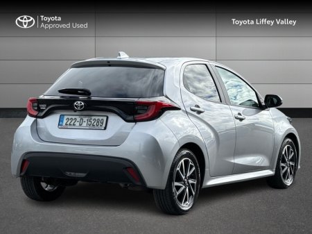 2022 Toyota Yaris - photo 2