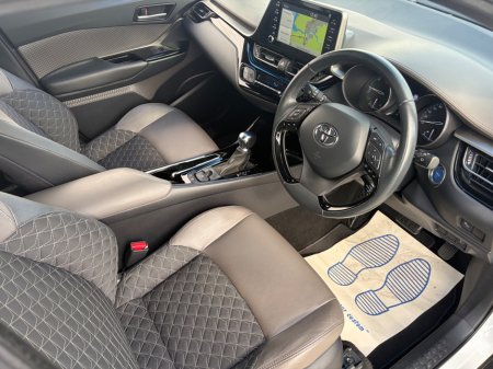 2021 Toyota C-HR - photo 2