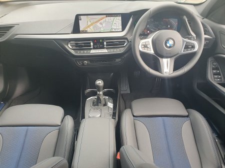 2024 BMW 1-Series - photo 4