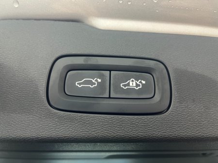 2025 Volvo V60 - photo 8