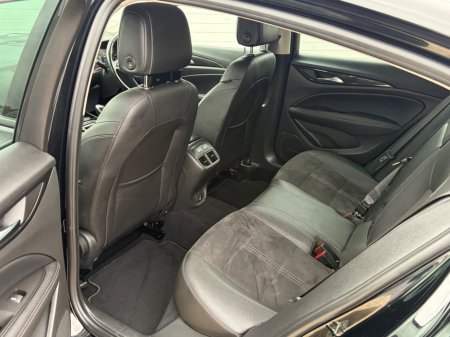 2022 Opel Insignia - photo 16