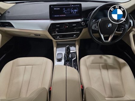2023 BMW 5-Series - photo 4