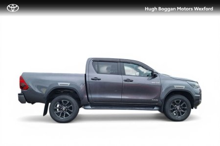 2023 Toyota Hilux - photo 3