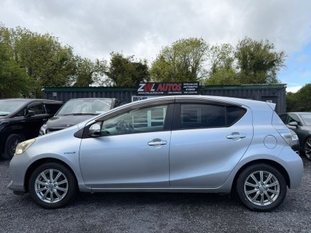 2013 Toyota Aqua - photo 4