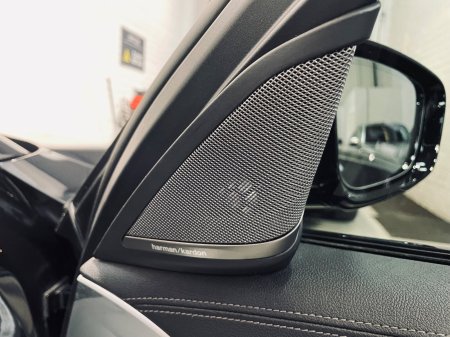 2022 BMW 5-Series - photo 22