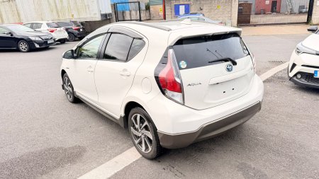 2015 Toyota Aqua - photo 3