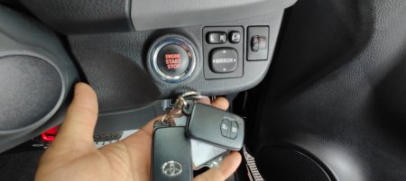 2014 Toyota Vitz - photo 21
