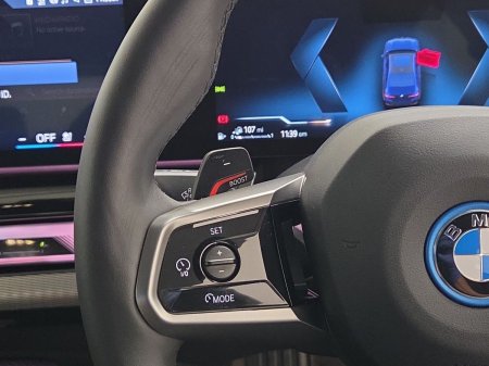 2025 BMW 5-Series - photo 17