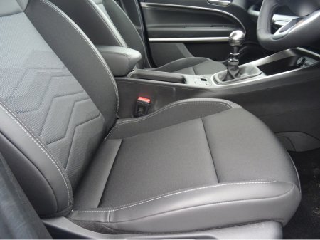 2025 Jeep Avenger - photo 16