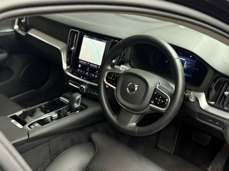 2025 Volvo V60 - photo 10