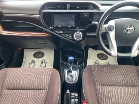2015 Toyota Aqua - photo 14