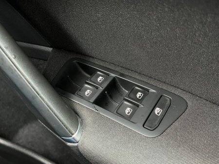 2020 Volkswagen Golf - photo 31
