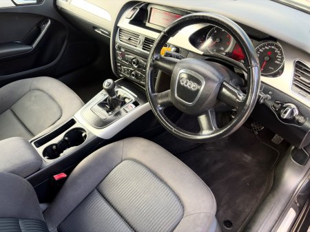 2010 Audi A4 - photo 2