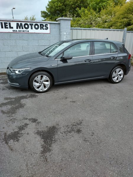 2022 Volkswagen Golf - photo 3