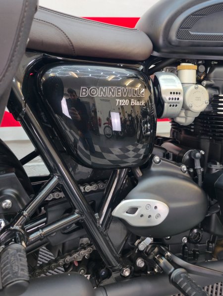 2023 Triumph Bonneville - photo 4