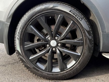 2022 Land Rover Discovery - photo 7
