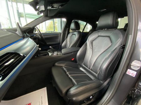 2023 BMW 5-Series - photo 9