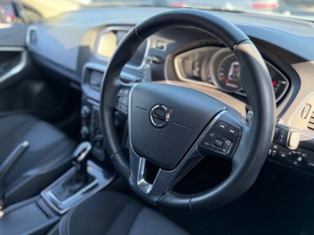 2019 Volvo V40 - photo 16