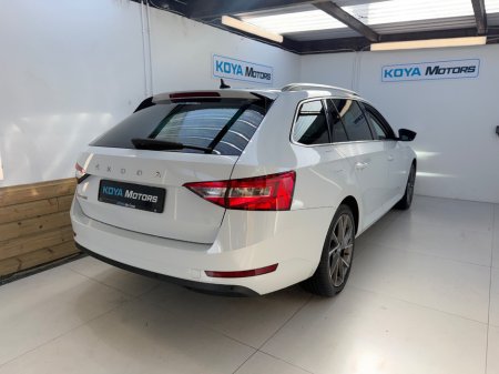 2022 Skoda Superb - photo 12