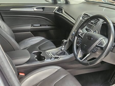 2018 Ford Mondeo - photo 16